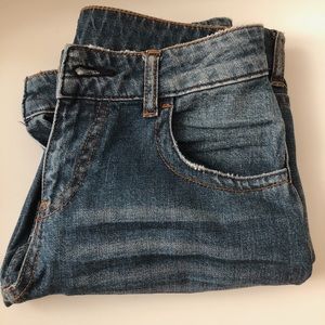 urban outfitters mom jeans